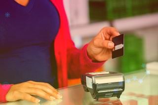 网购牙齿矫正器真的靠谱吗？自助式正畸面临诸多风险